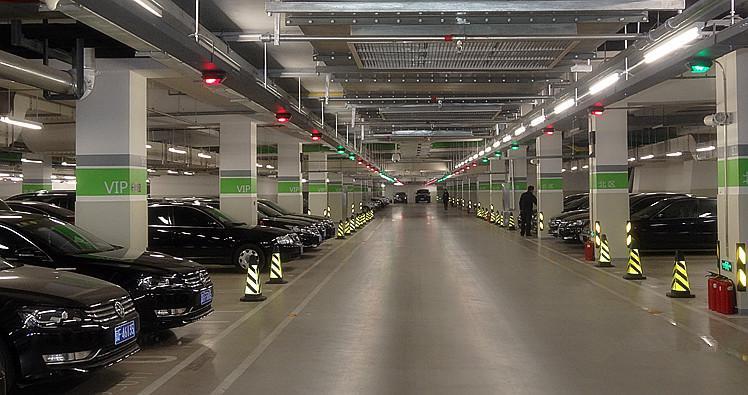 智慧停車與酒店住宿中的停車場找車系統 實現便捷出行體驗